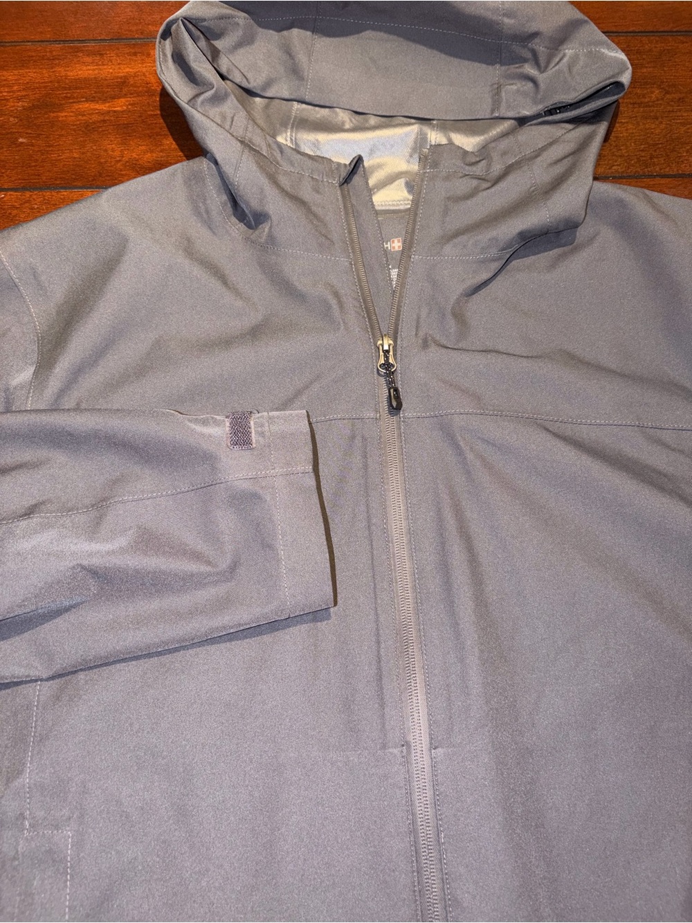 Swiss Tech Rain Jacket L Full Zip Outdoor Hoodie Lightweight Men’s Waterproof